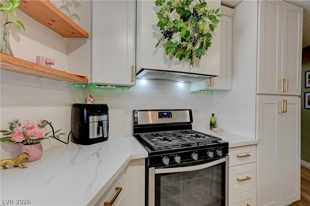 2124 Kenneth Road Property Photo 11