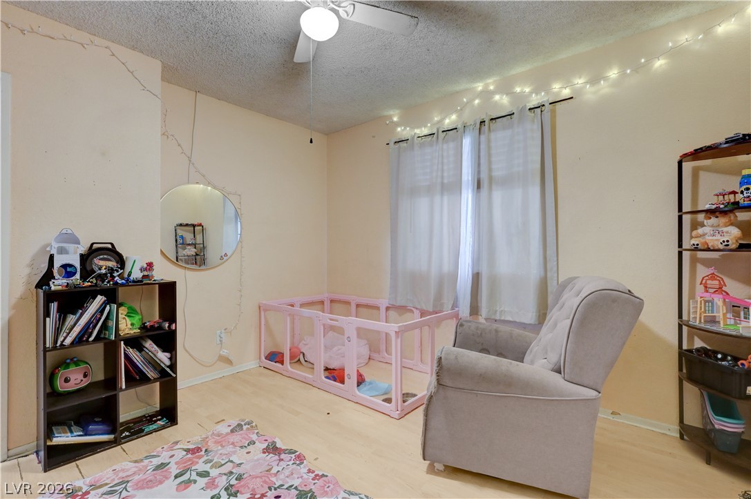 2124 Kenneth Road Property Photo 25