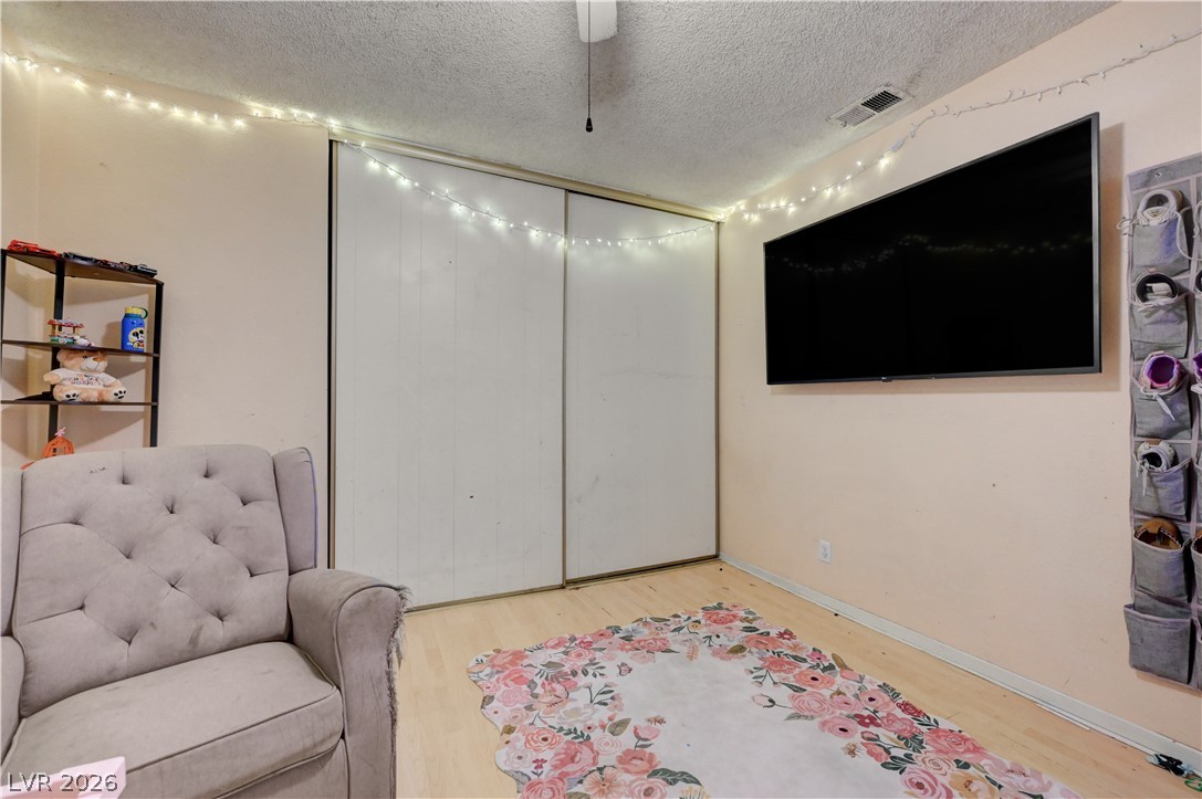 2124 Kenneth Road Property Photo 26
