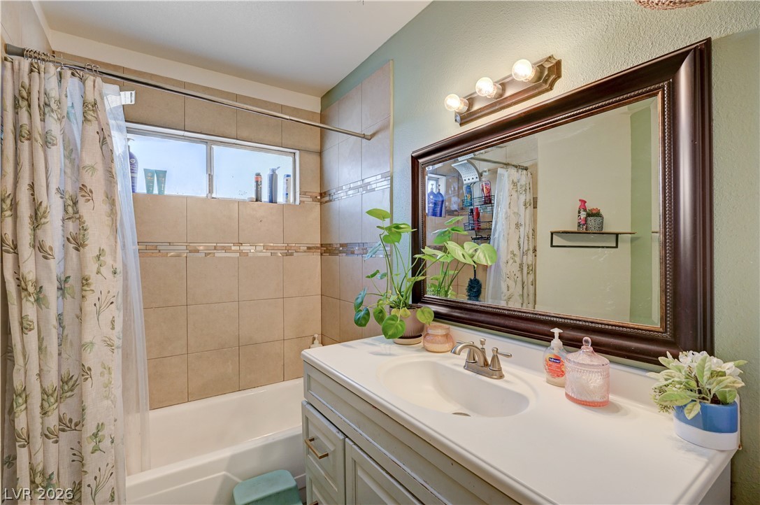 2124 Kenneth Road Property Photo 30