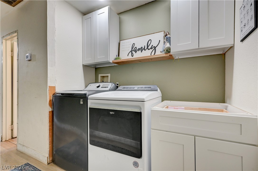 2124 Kenneth Road Property Photo 32