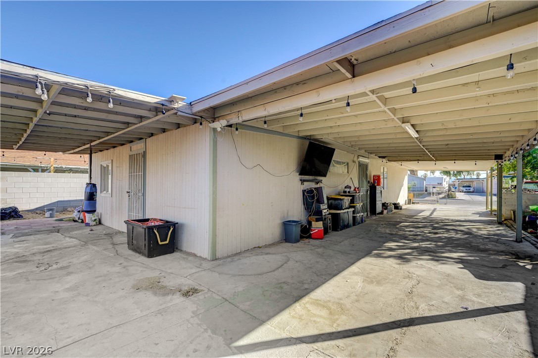 2124 Kenneth Road Property Photo 42