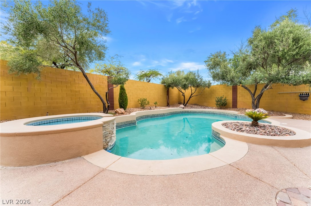 1733 Tesara Vista Place Property Photo 3