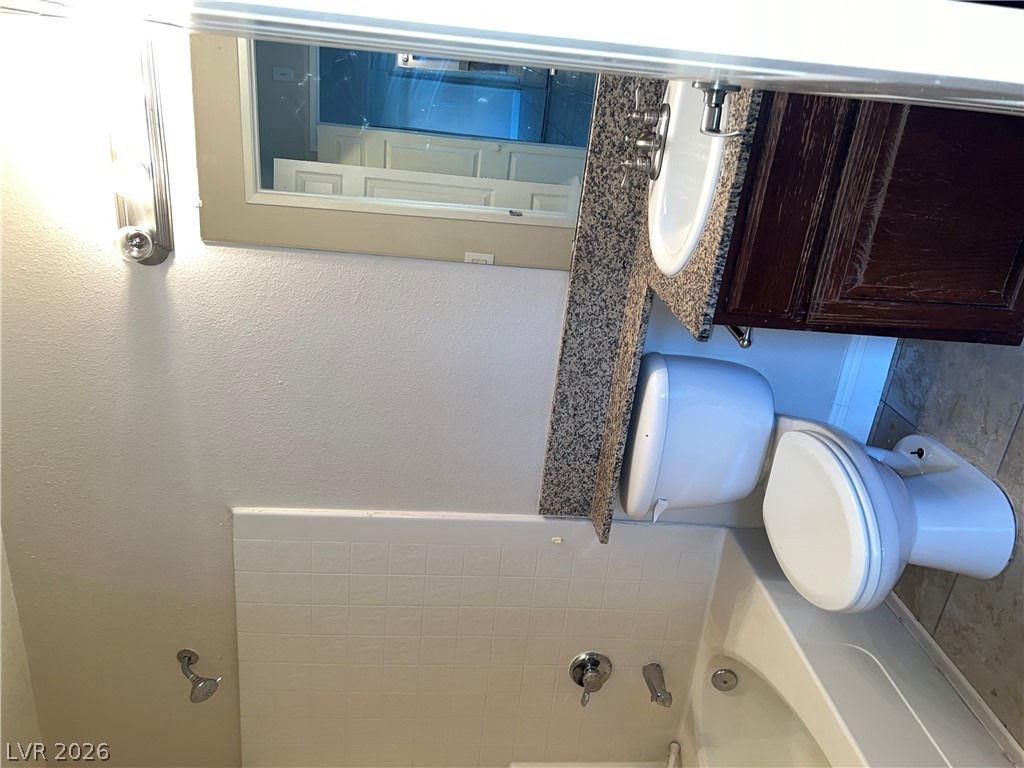 5154 South Jones Boulevard 103 Property Photo 6