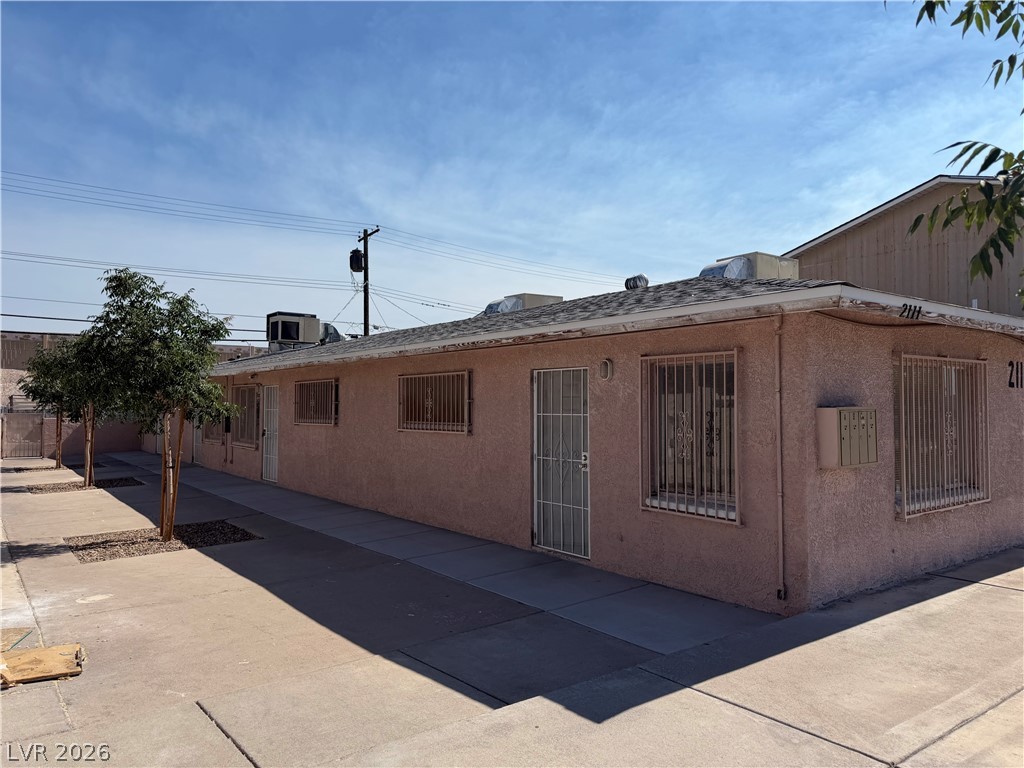 2111 Stewart Avenue B Property Photo 2