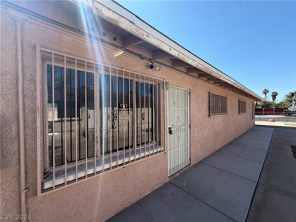 2111 Stewart Avenue B Property Photo 4