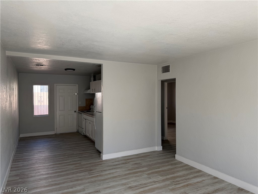 2111 Stewart Avenue B Property Photo 8