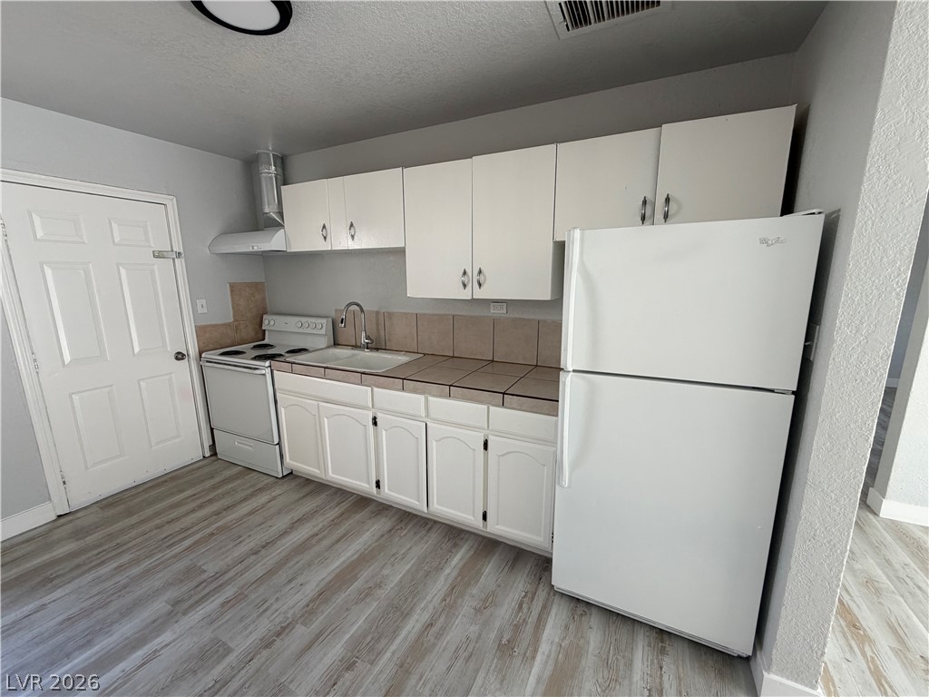 2111 Stewart Avenue B Property Photo 14