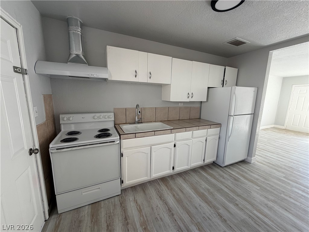 2111 Stewart Avenue B Property Photo 15