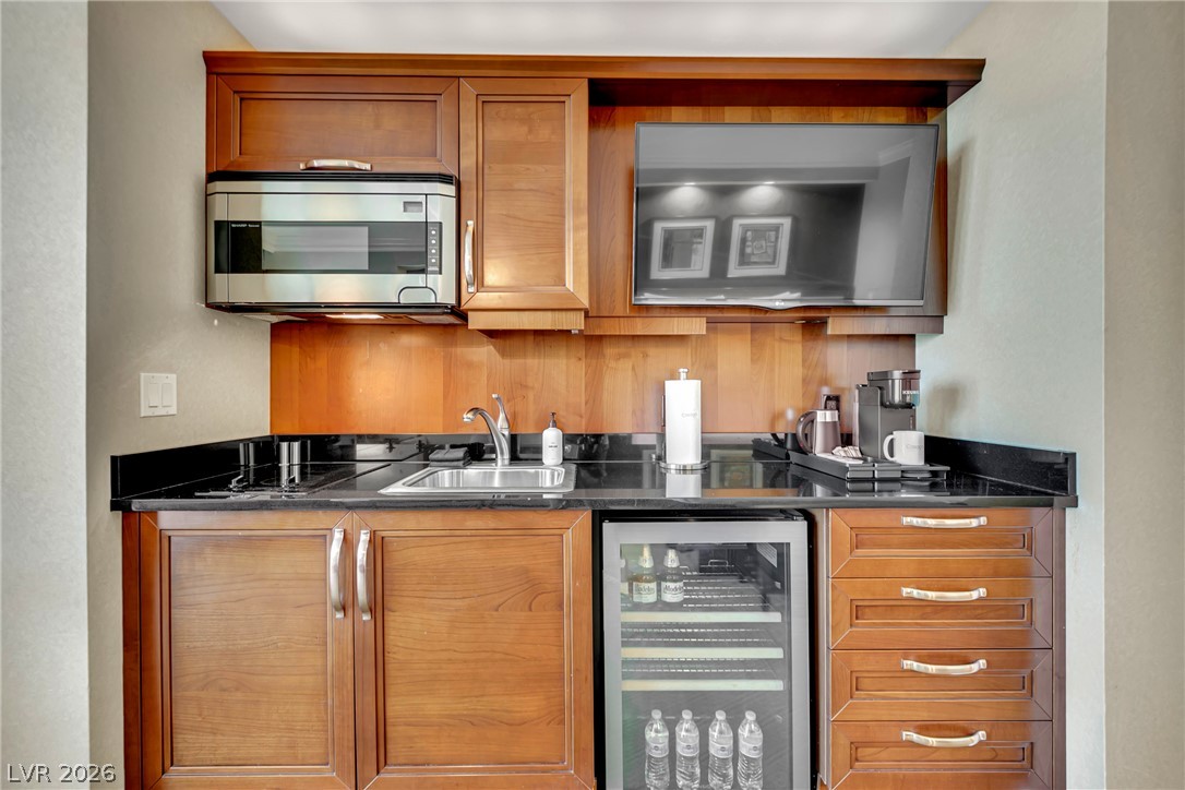135 East Harmon Avenue 1109 Property Photo 2
