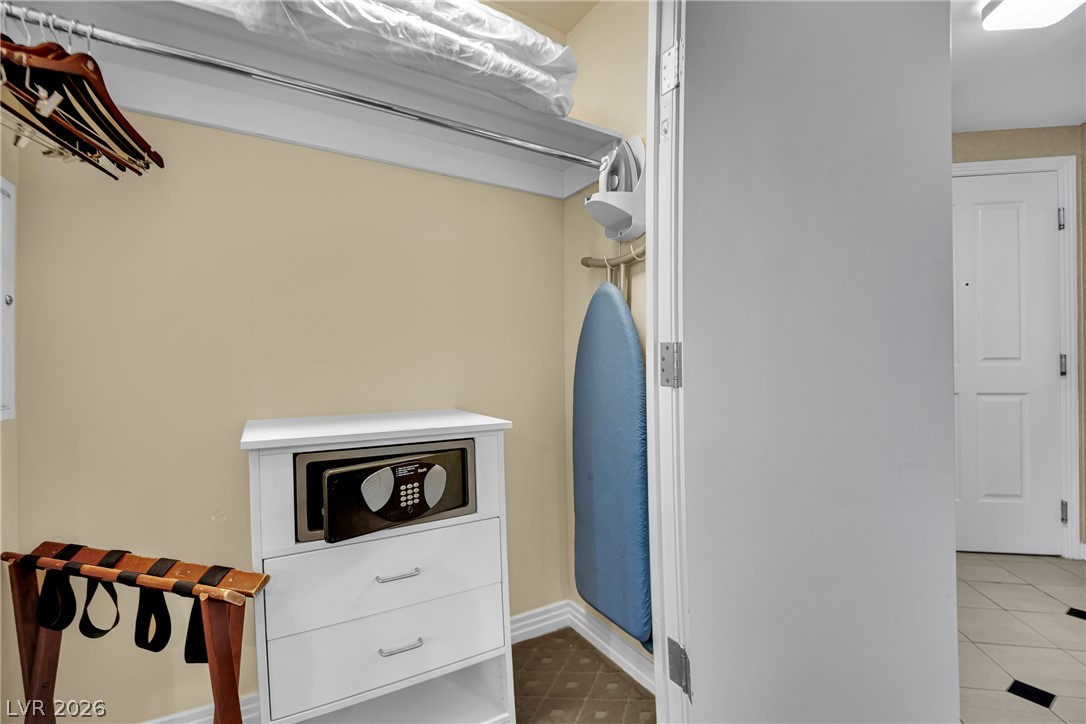 135 East Harmon Avenue 1109 Property Photo 38