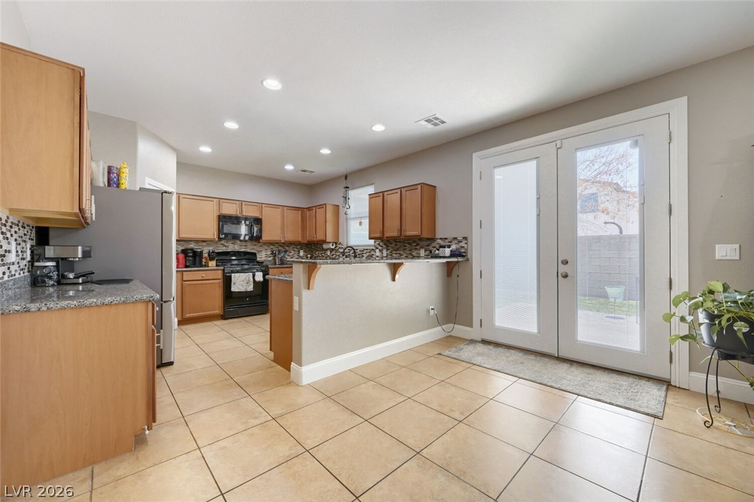 6841 Compass Cove Avenue Property Photo 5