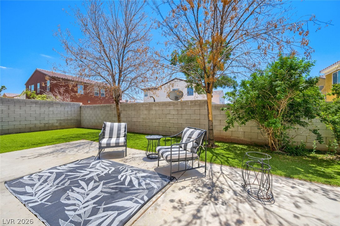 6841 Compass Cove Avenue Property Photo 8