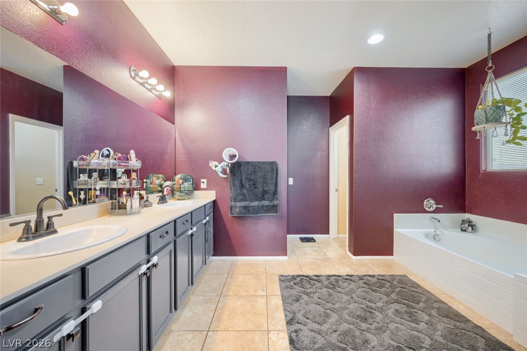 6841 Compass Cove Avenue Property Photo 13