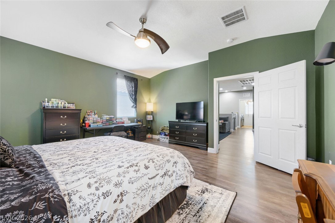 6841 Compass Cove Avenue Property Photo 16