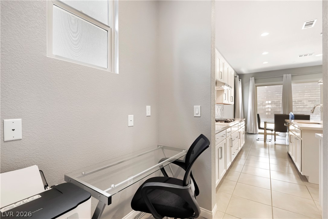 10231 Tidal Force Street Property Photo 4