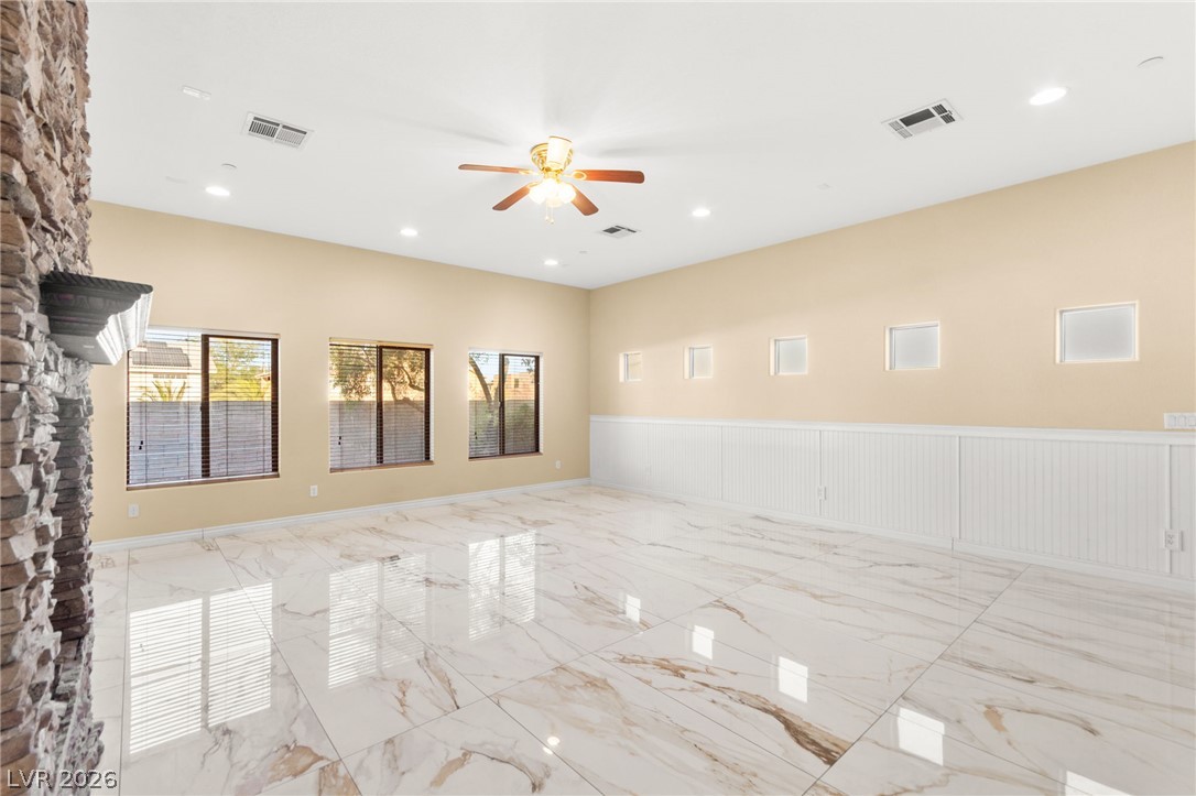 5584 Hawley Court Property Photo 12