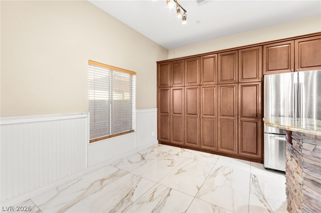 5584 Hawley Court Property Photo 18