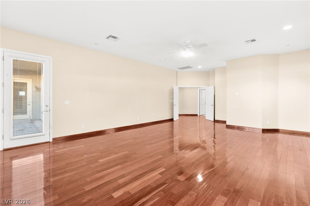5584 Hawley Court Property Photo 22