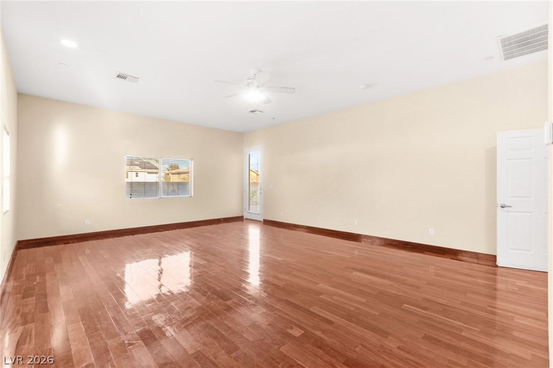 5584 Hawley Court Property Photo 23