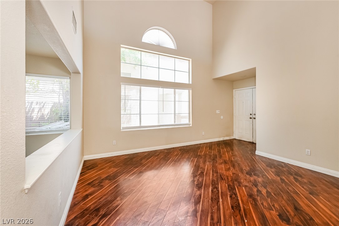 6957 Wineberry Drive Property Photo 6