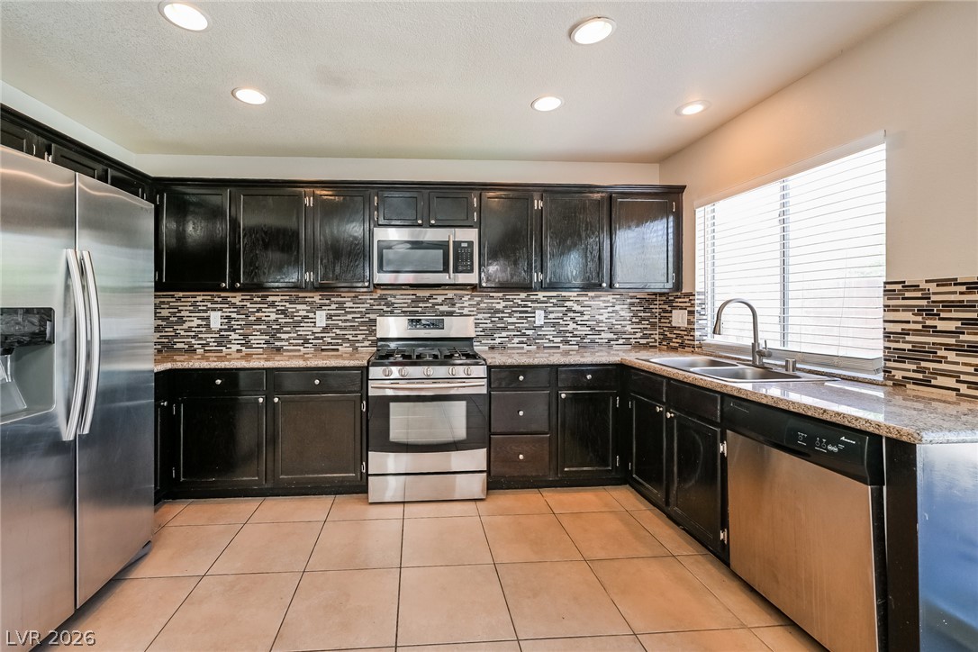 6957 Wineberry Drive Property Photo 8