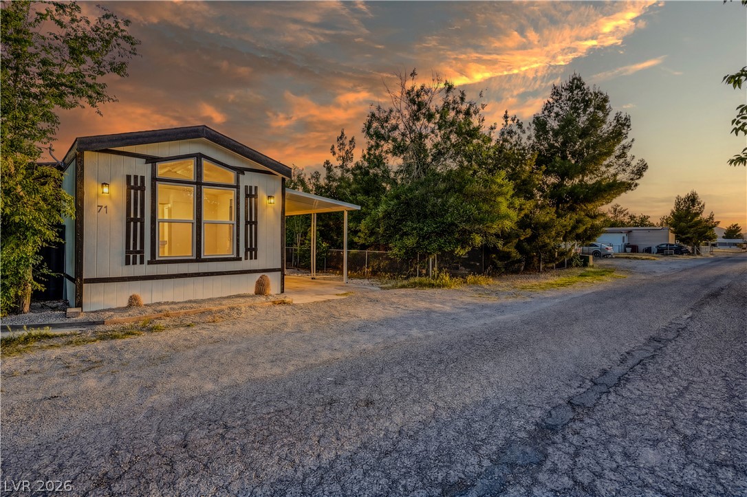 71 Vegas Valley Drive Property Photo 1