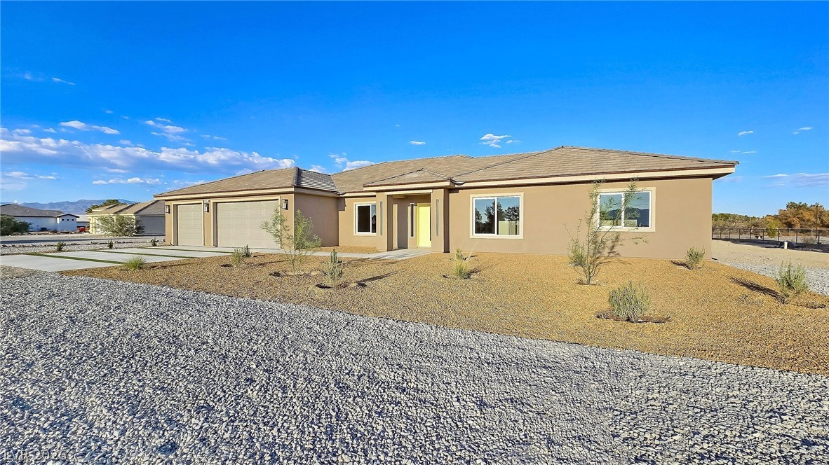 1120 West Gamebird Property Photo 1