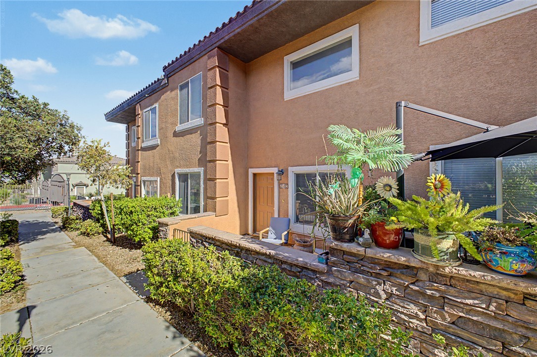 10514 Gold Shadow Avenue Property Photo 3