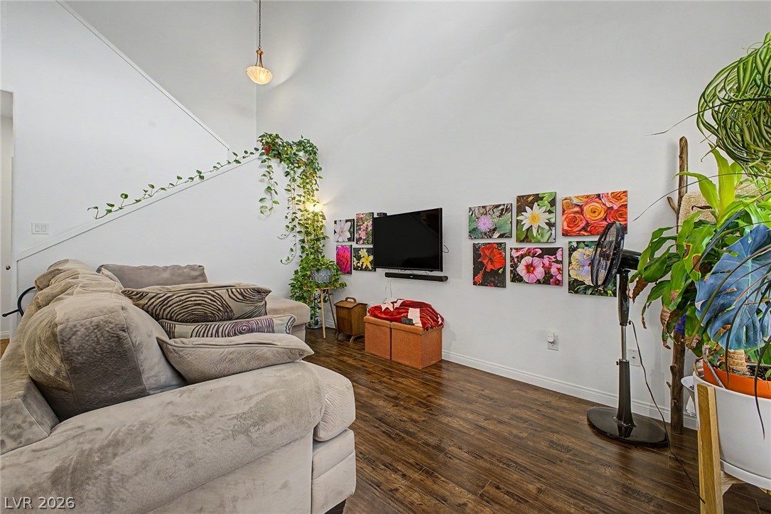 10514 Gold Shadow Avenue Property Photo 6