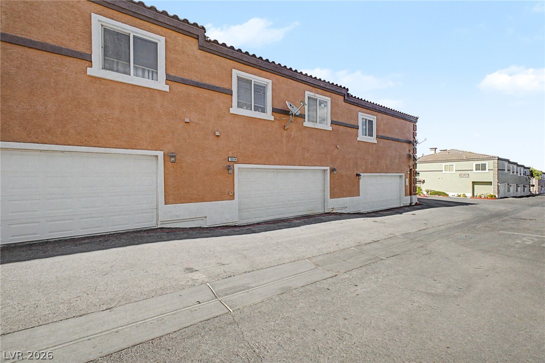 10514 Gold Shadow Avenue Property Photo 27