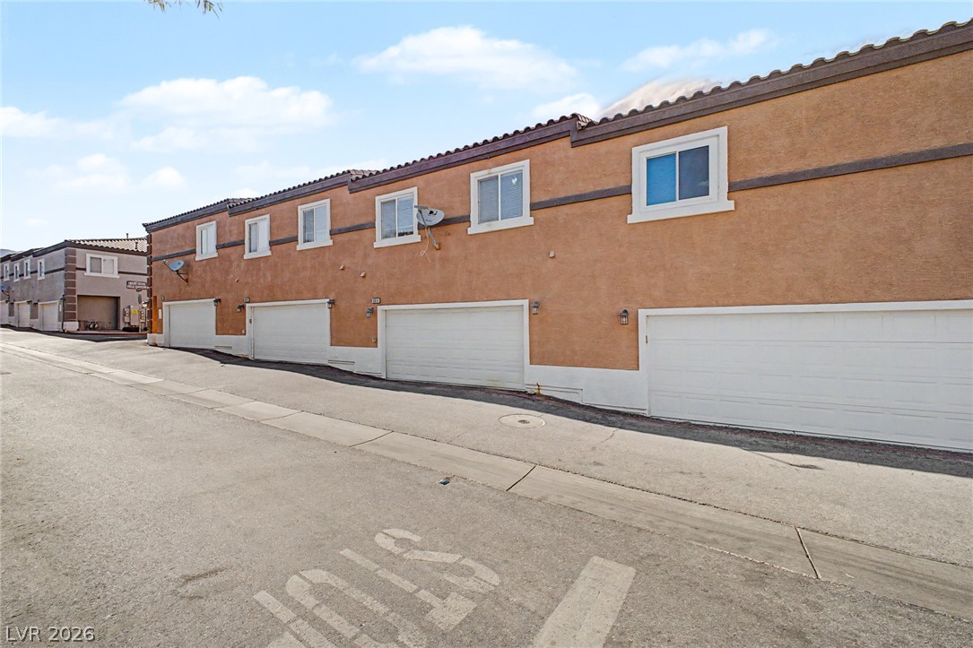 10514 Gold Shadow Avenue Property Photo 29