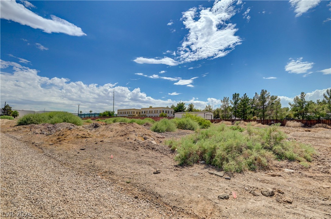 Annie Oakley Property Photo 1