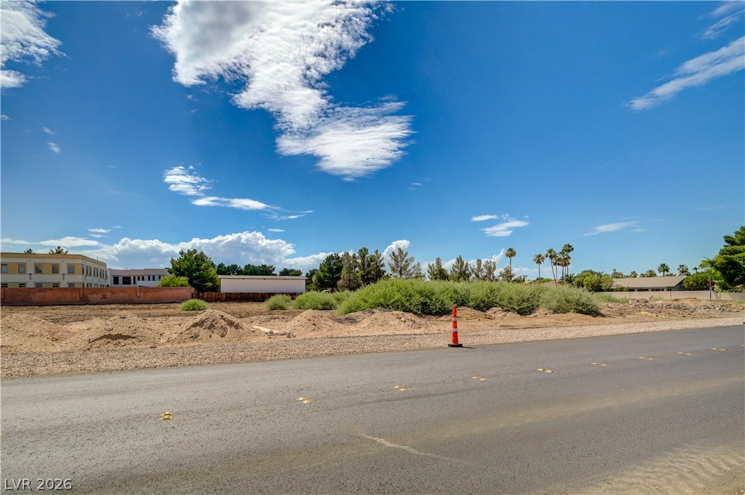 Annie Oakley Property Photo 3