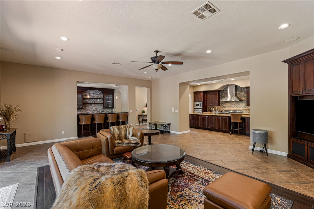 11786 Alness Lane Property Photo 9