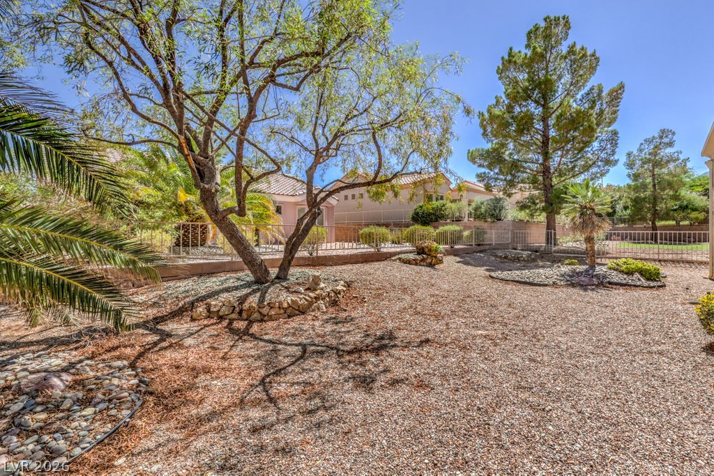 10701 Sky Meadows Avenue Property Photo 9