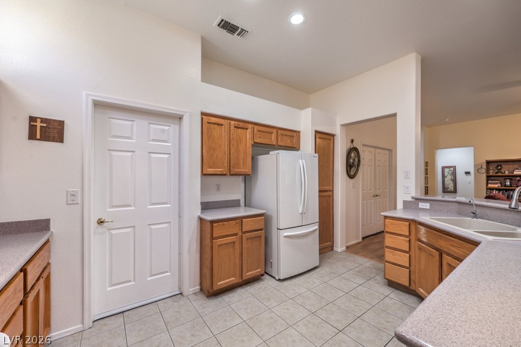 10701 Sky Meadows Avenue Property Photo 20