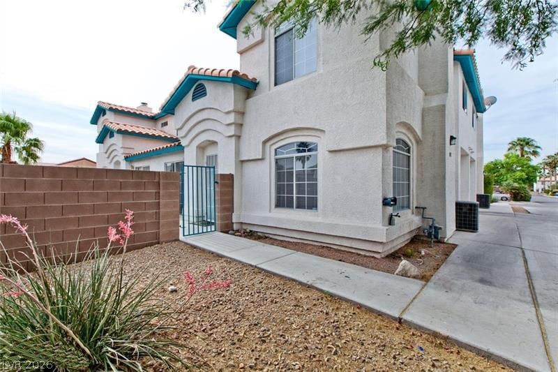 5012 Sublight Avenue Property Photo 1