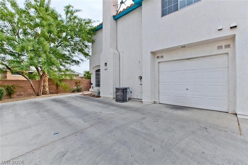 5012 Sublight Avenue Property Photo 2