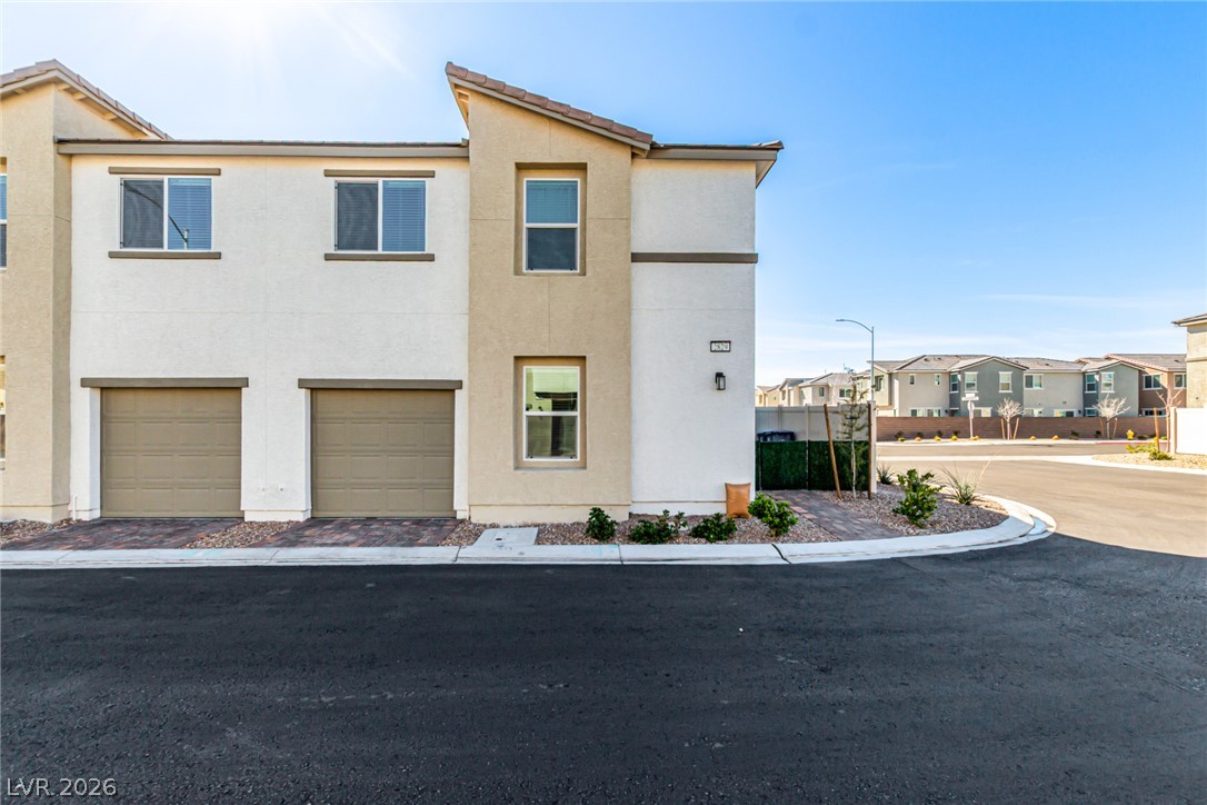2829 Champagne Gold Avenue Property Photo 1