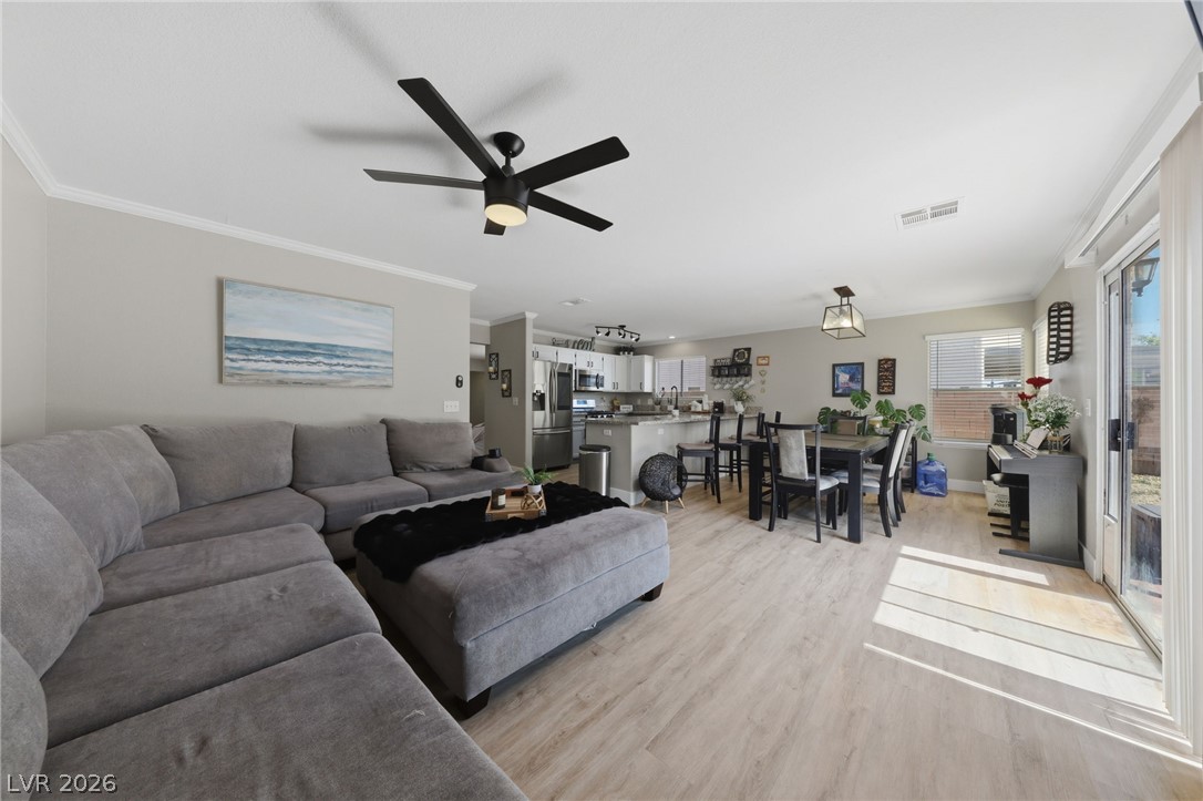 9825 Via Delores Avenue Property Photo 14