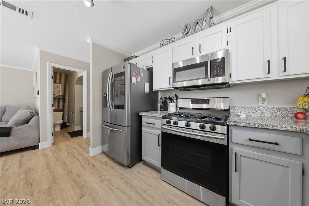 9825 Via Delores Avenue Property Photo 17