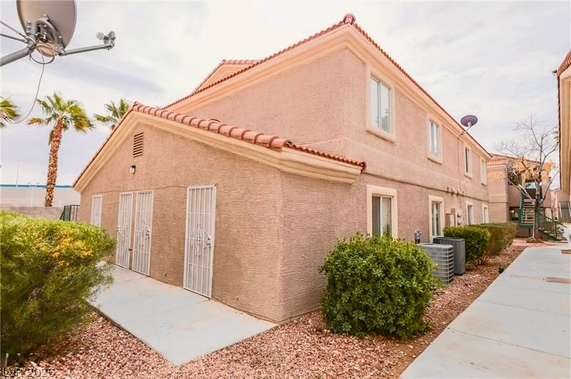 2201 James Bilbray Drive Property Photo 3