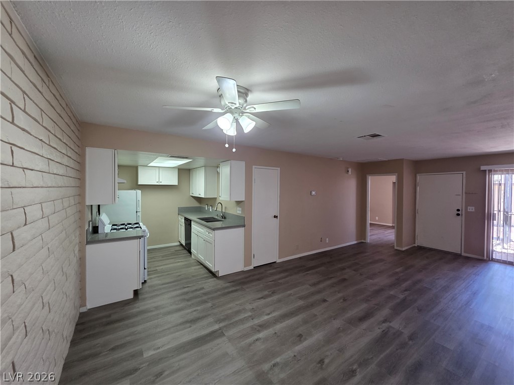 3009 Saint George Street F Property Photo 24