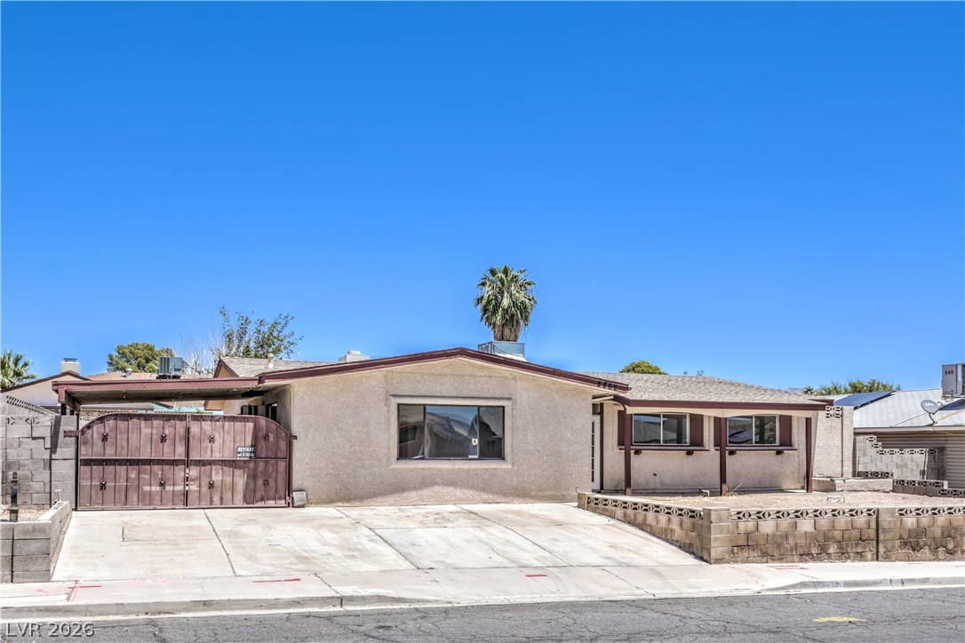 4462 Newton Drive Property Photo 3
