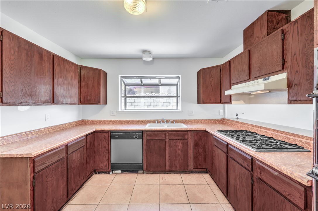 4462 Newton Drive Property Photo 11