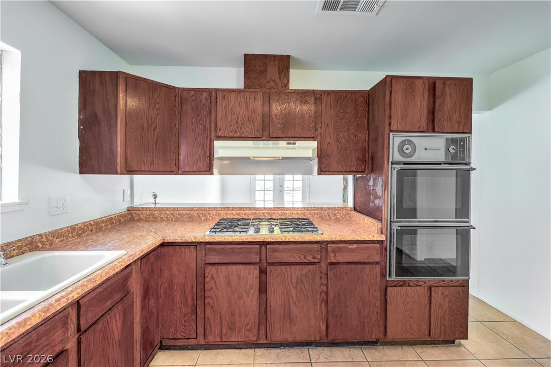 4462 Newton Drive Property Photo 12