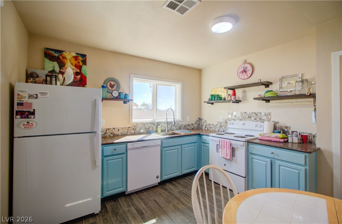 533 Date Street Property Photo 6