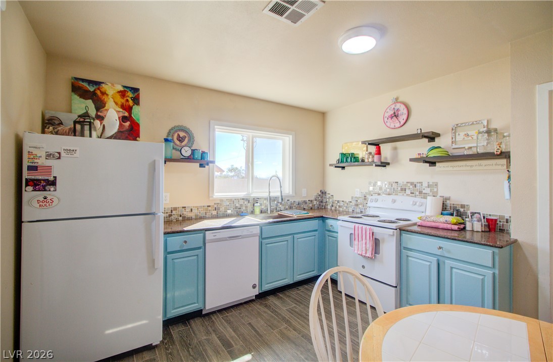 533 Date Street Property Photo 7