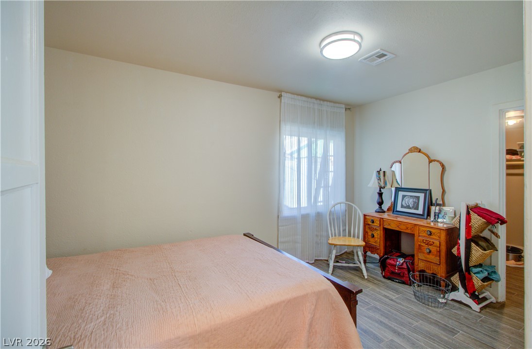 533 Date Street Property Photo 11